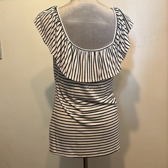 Ruffle top - Picture 3 of 5